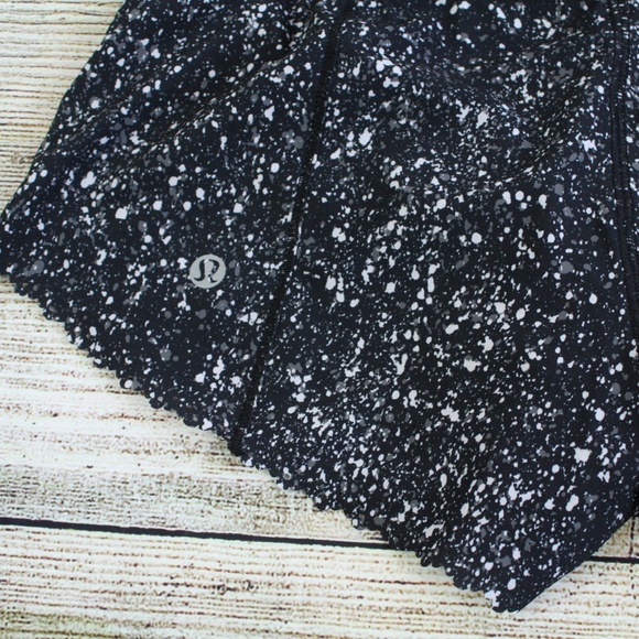 Lululemon Laser Cut Scalloped Hem Racer Short Sz 2 - Picture 2 of 4